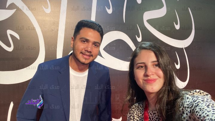 الفنان عمر محمد رياض و مرسلة صدي البلد أوركيد سامي 