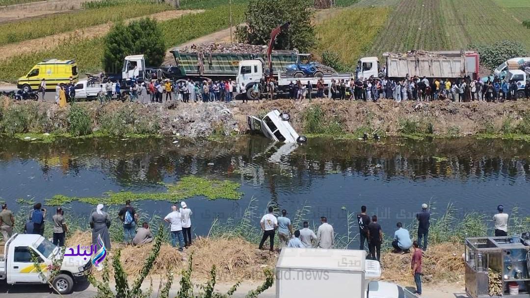 سقوط ميكروباص في ترعة المريوطية