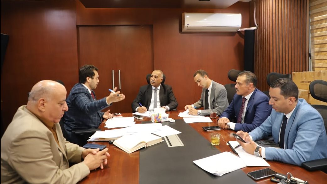 جانب من ورشة العاملين بالبترول 