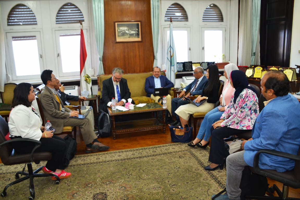 وفد منظمة التعاون والتنمية الاقتصادية يزور جامعة الاسكندرية