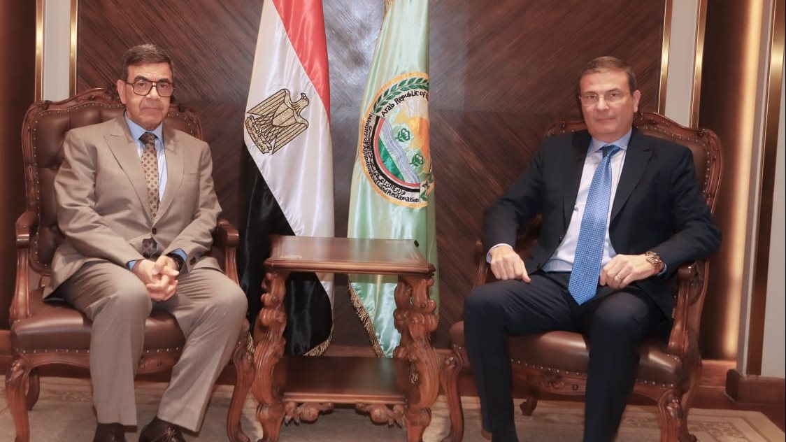 من لقاء نقيب البيطريين ووزير الزراعة 