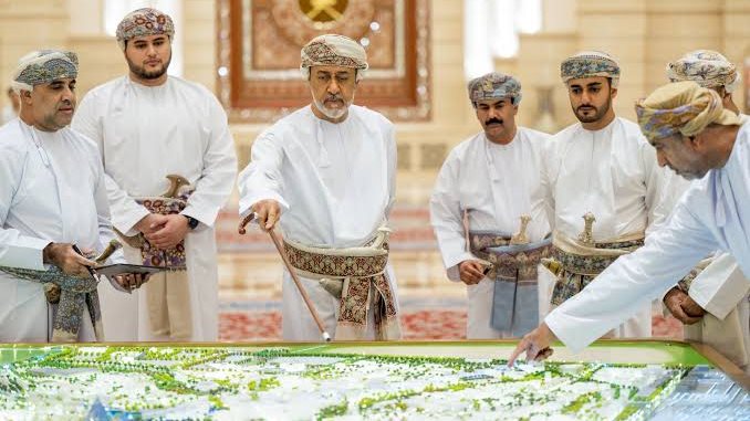 السلطان هيثم بن طارق يدشن مشروع مدينة السلطان 