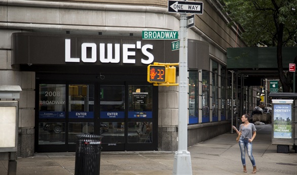 Lowe s Squeezes Into Manhattan Space as Big Box Era Fades