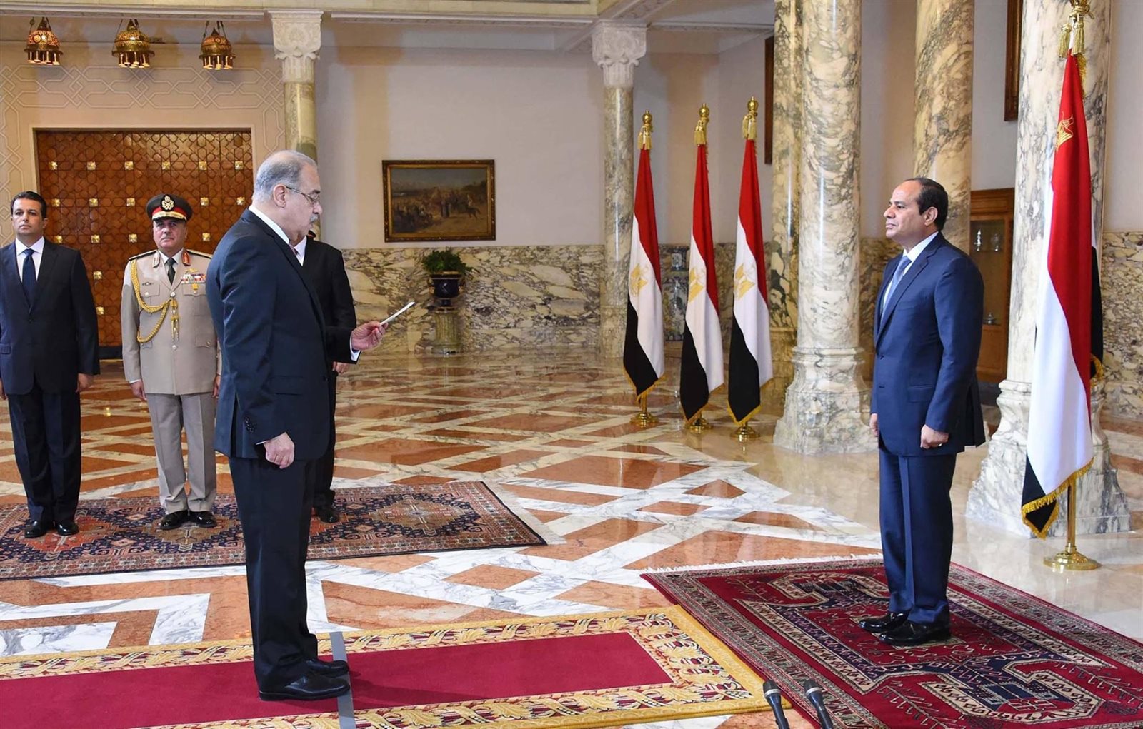 شريف إسماعيل أثناء حلف اليمين أمام السيسي