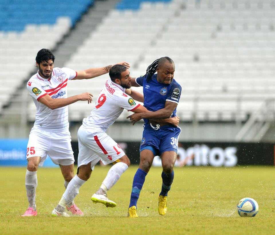 لقطة من مباراة الزمالك وانيمبا النيجيرى لقطة من مباراة الزمالك وانيمبا النيجيرى