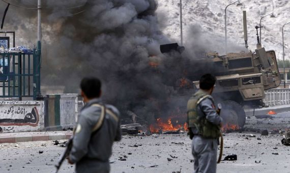 مقتل وإصابة 4 أشخاص إثر انفجار قنبلة شرقي أفغانستان مقتل وإصابة 4 أشخاص إثر انفجار قنبلة شرقي أفغانستان