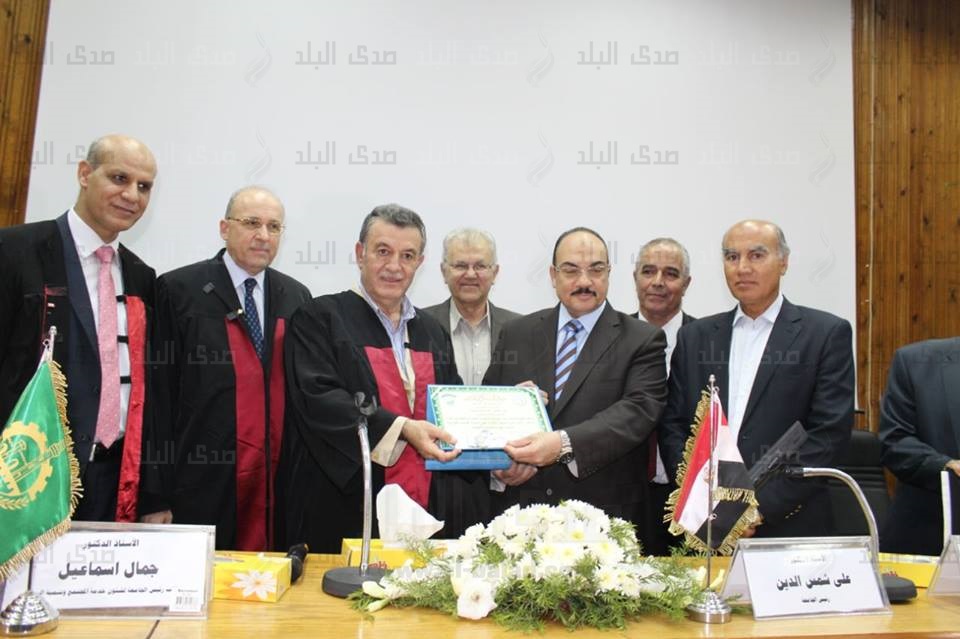 زراعة مشتهر تنظم احتفالية زراعة مشتهر تنظم احتفالية