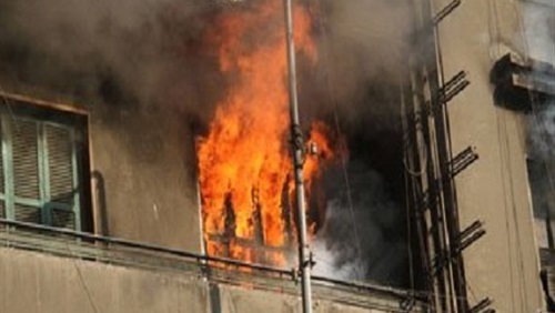 أشعل النيران في شقة
