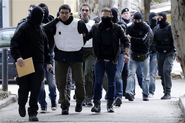 الشرطة التركية تعتقل 28 شخصا يشتبه في تمويلهم جماعة إرهابية الشرطة التركية تعتقل 28 شخصا يشتبه في تمويلهم جماعة إرهابية