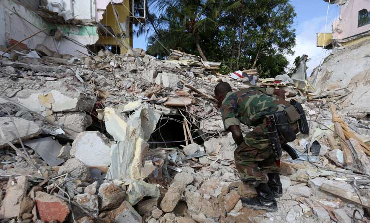 مقتل وزير البيئة الصومالي خلال الهجوم على فندق بالعاصمة مقدي