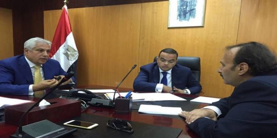 الاستثمار والتنمية الأفريقي يبحثان برنامج الحكومة الاقتصادي