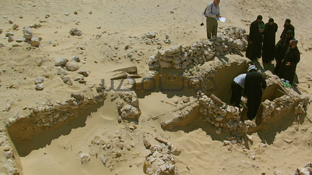 التنقيب على الاثار 