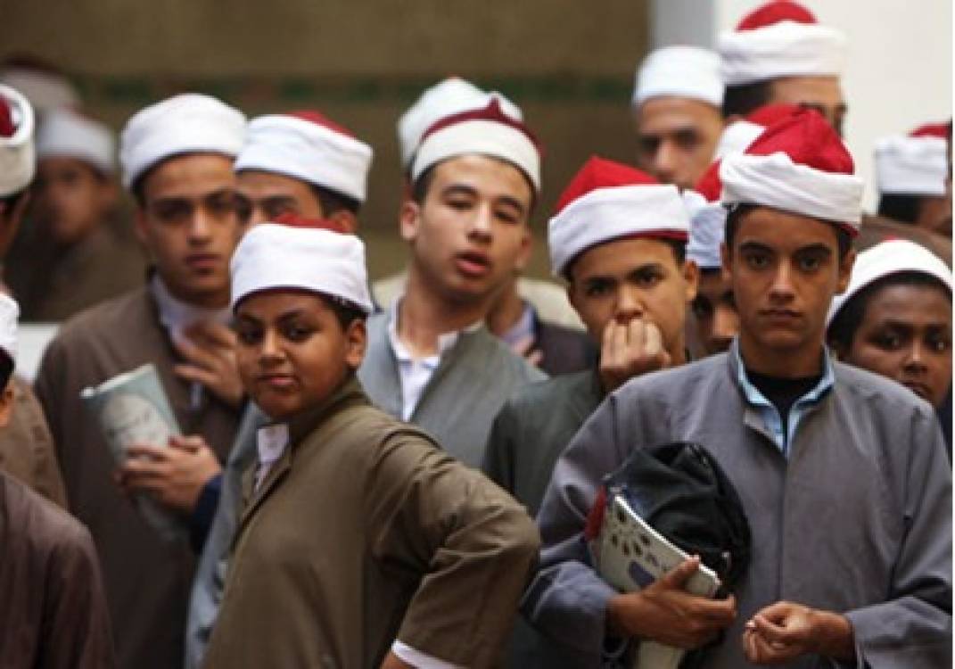 معهدًا أزهريًا