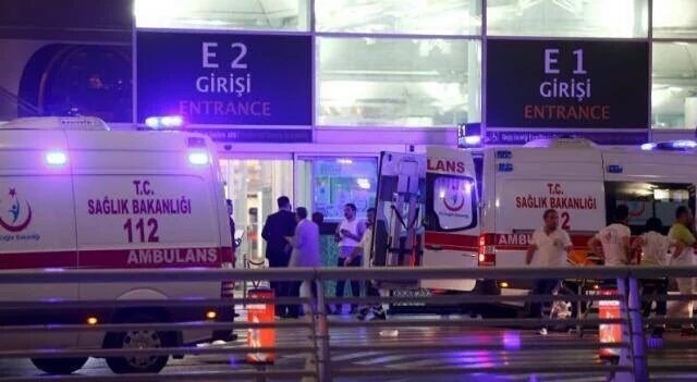 الهجوم الإرهابي في مطار أتاتورك في اسطنبول الهجوم الإرهابي في مطار أتاتورك في اسطنبول