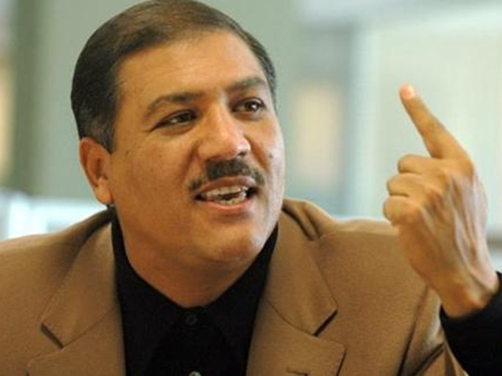  الدكتور عفت السادات