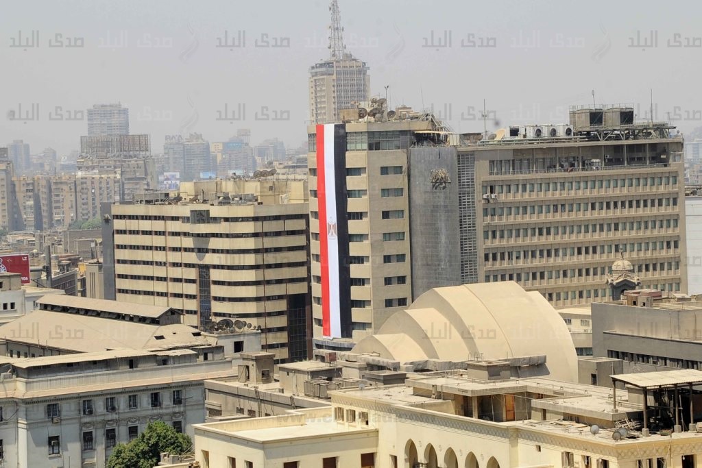 الأعلام تزين المصالح الحكومية احتفالا بـ30 يونيو
