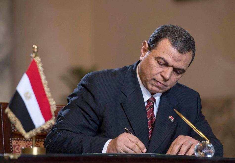 وزير القوي العاملة محمد سعفان
