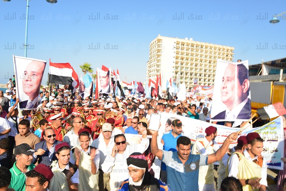 محافظ مطروح يقود مسيرة حاشدة محافظ مطروح يقود مسيرة حاشدة