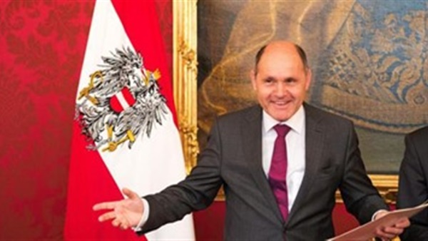  فولفجانج سوبوتكا وزير الداخلية النمساوي