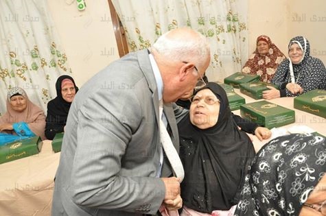 محافظ بورسعيد يقضي أول أيام عيد الفطر مع المسنين محافظ بورسعيد يقضي أول أيام عيد الفطر مع المسنين