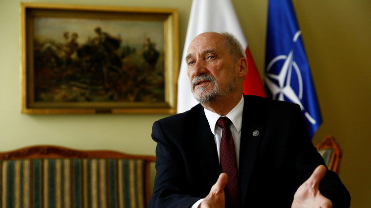  وزير الدفاع البولندي أنتونى ماتشريفيتش