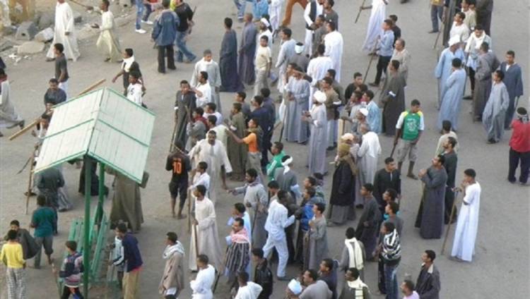 مشاجرة بين عائلتين مشاجرة بين عائلتين
