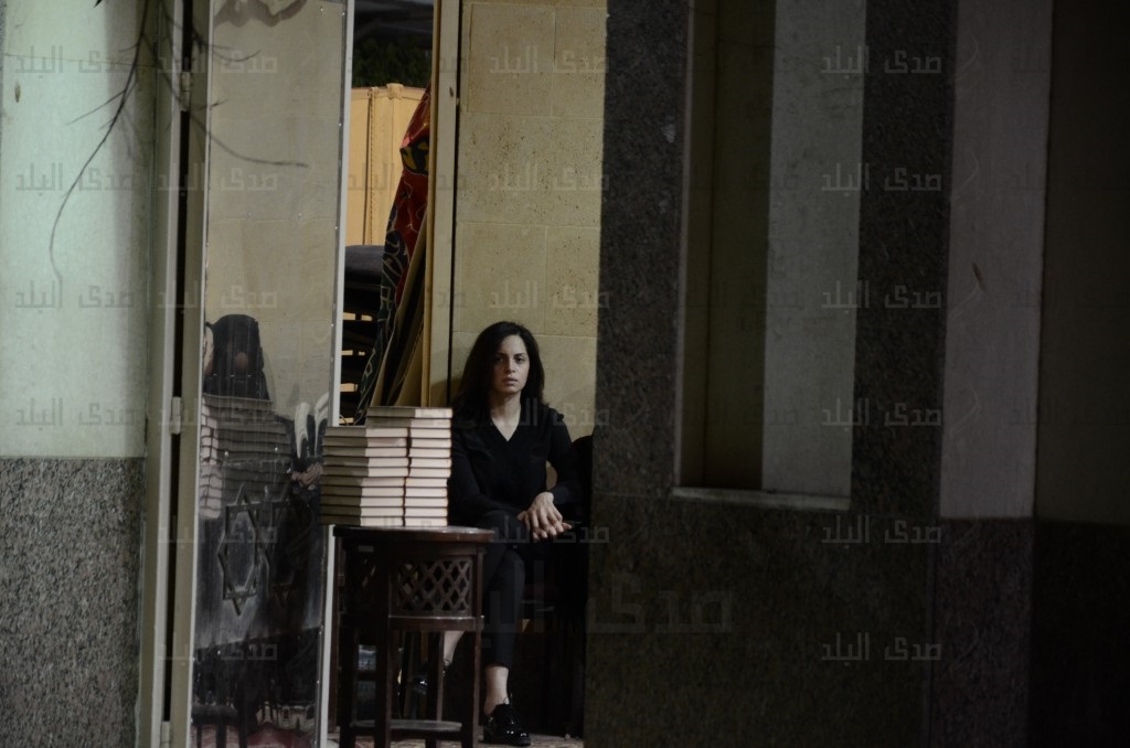 بدء عزاء والد المطربة آمال ماهر بمسجد الحامدية الشاذلية بدء عزاء والد المطربة آمال ماهر بمسجد الحامدية الشاذلية