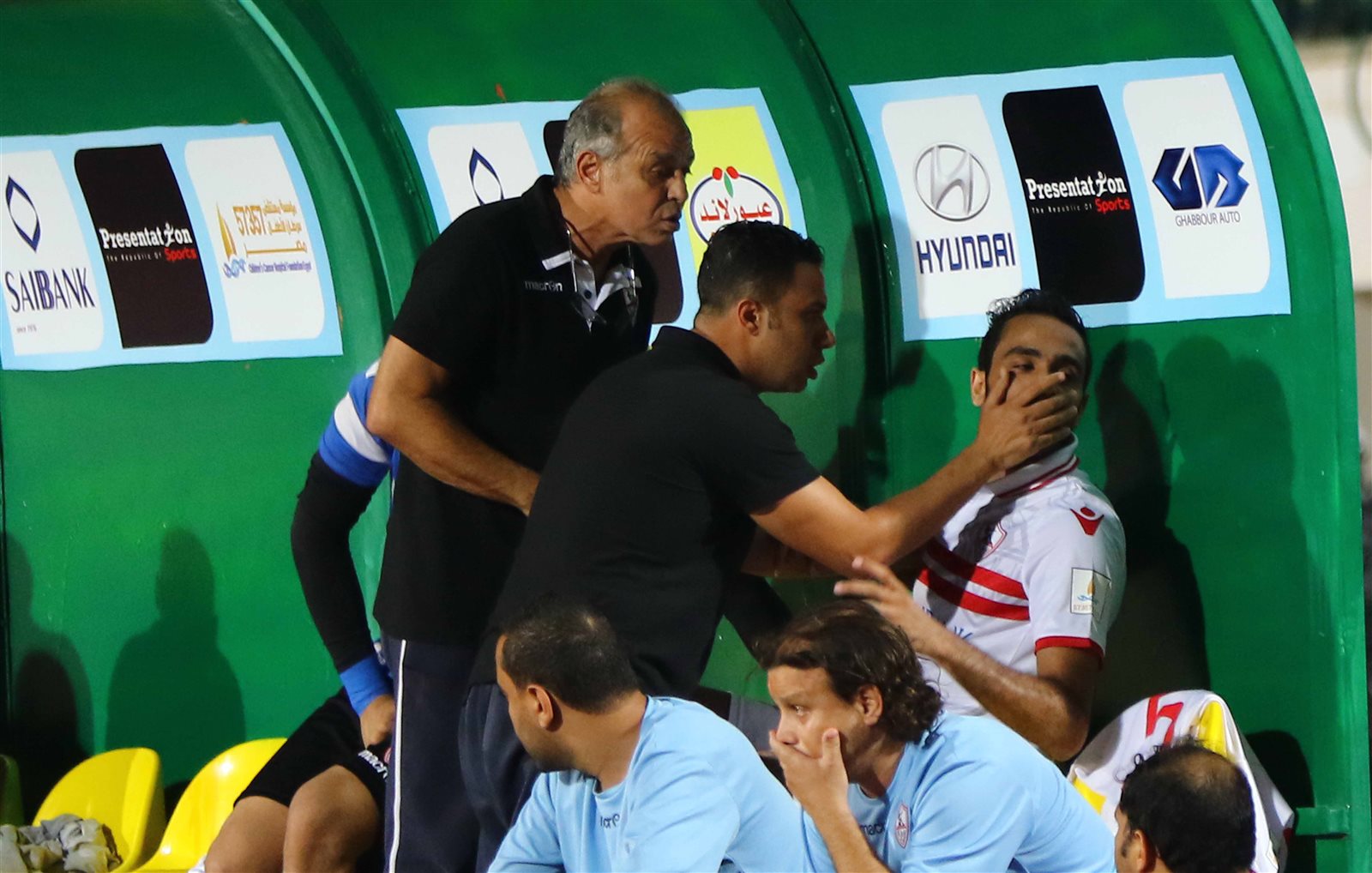  الجهاز الفنى للزمالك يحاول تهدئة " كهربا "