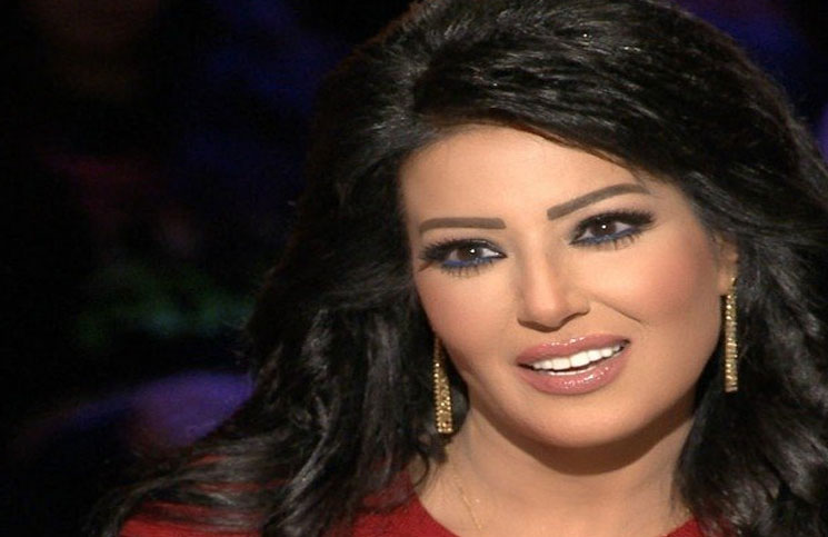  الفنانة سمية الخشاب