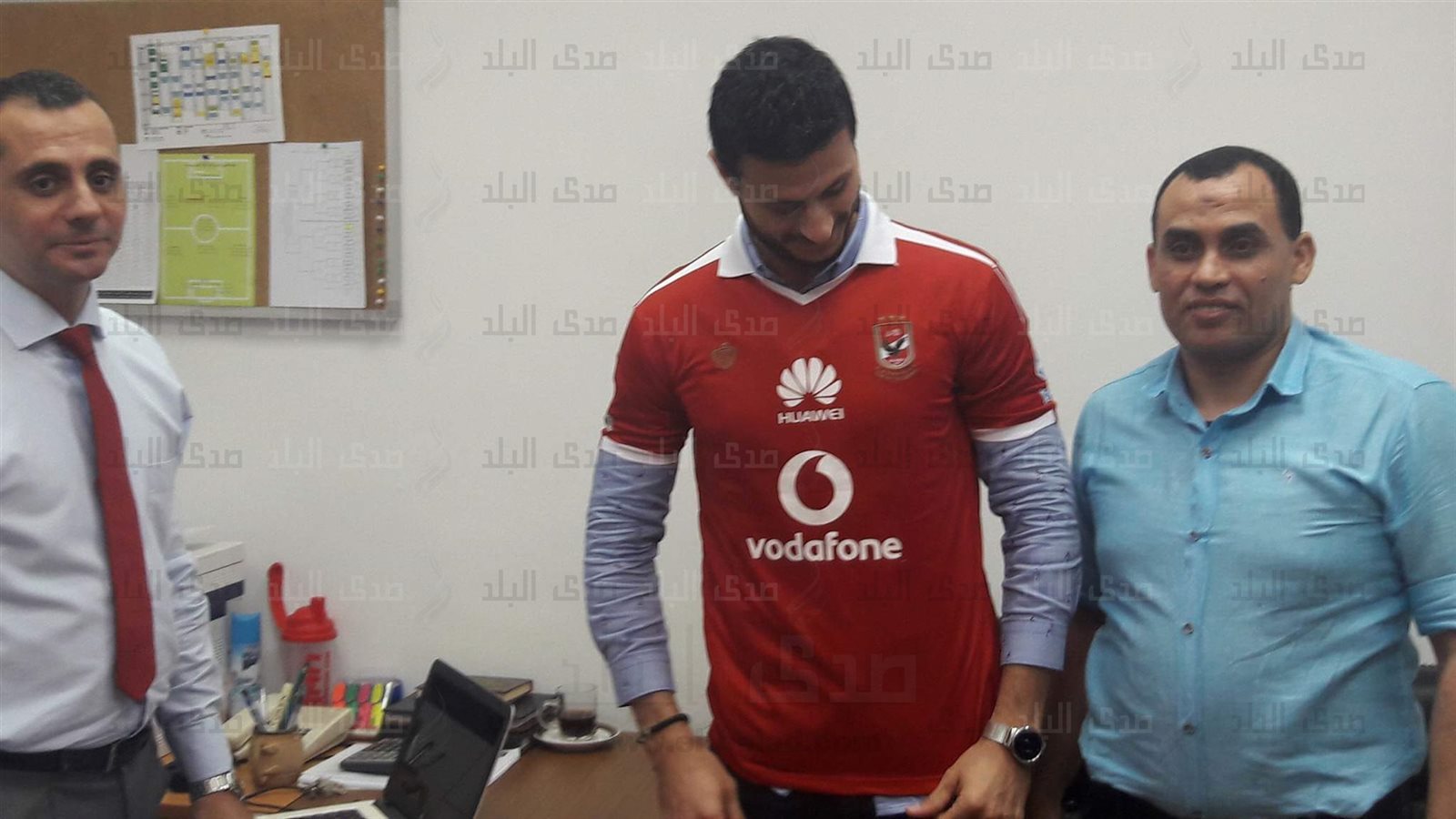 الشناوى بقميص الاهلى