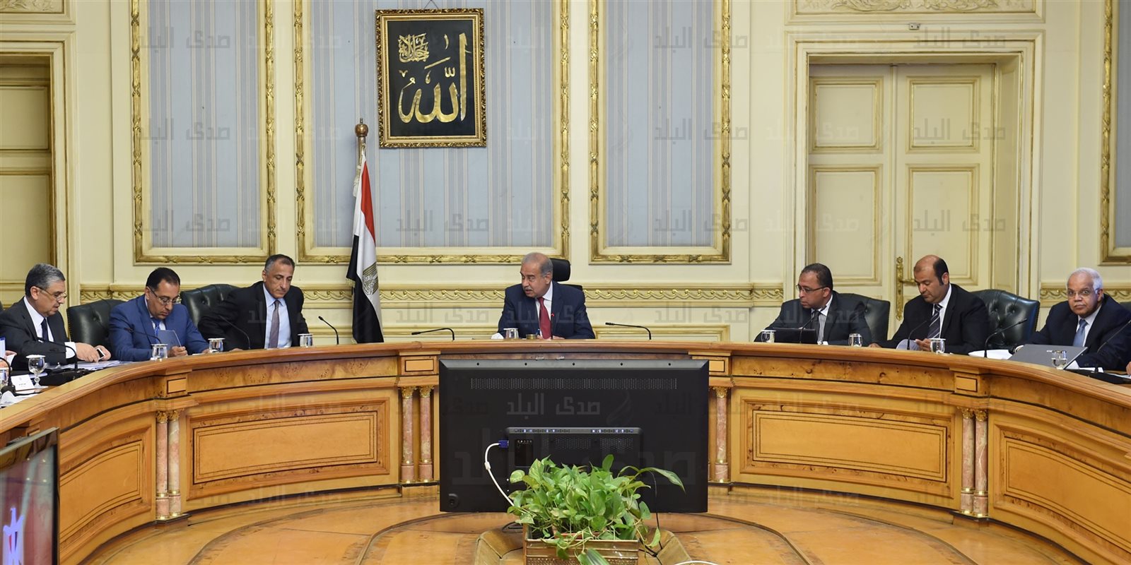 اللجنة الوزارية الاقتصادية.