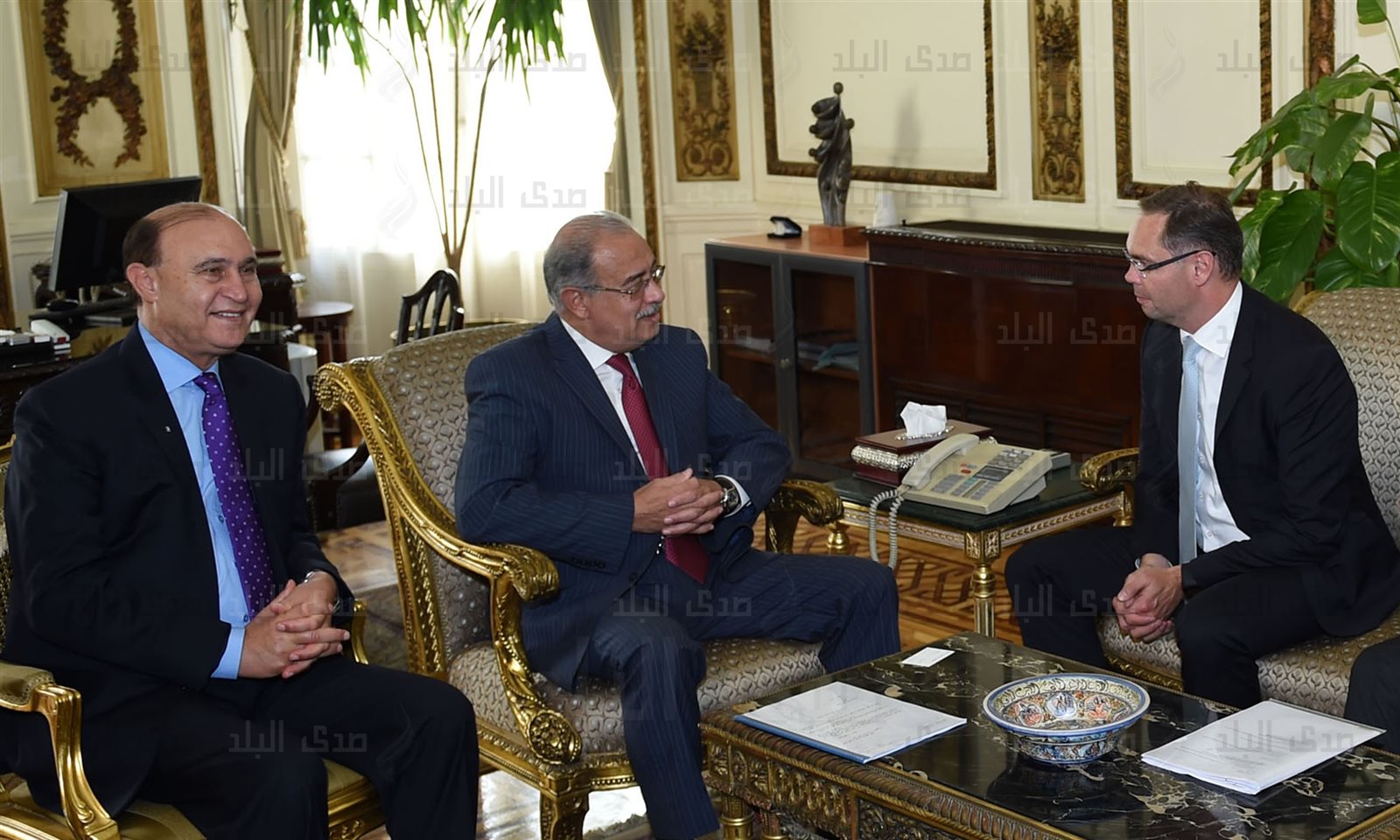 لقاء إسماعيل بممثل مجموعة مايرسك العالمية