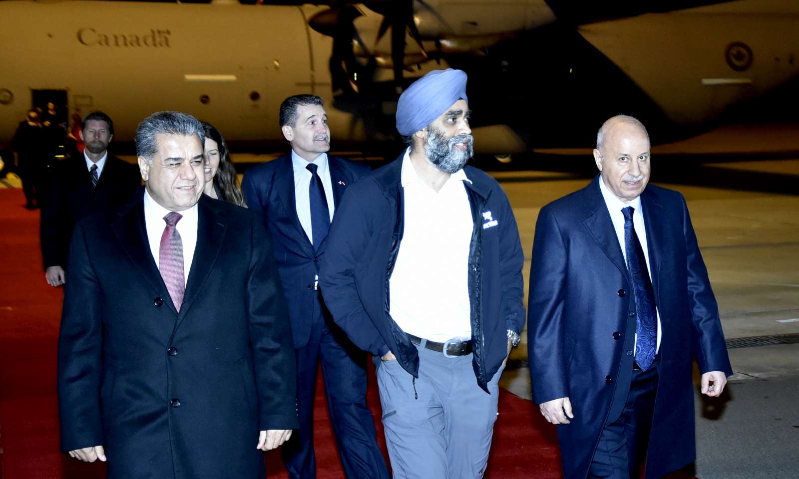  هارجيت ساجان وزير الدفاع الكندي مطار أربيل الدولي