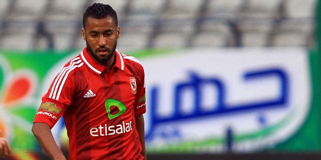 حسام عاشور لاعب خط وسط فريق الكرة بالاهلى حسام عاشور لاعب خط وسط فريق الكرة بالاهلى
