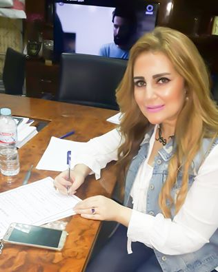  رانيا محمود ياسين تتعاقد علي برنامج جديد