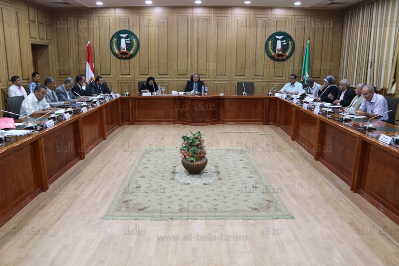 سكرتير عام المنوفية يجتمع باللجنة العليا للمشروعات سكرتير عام المنوفية يجتمع باللجنة العليا للمشروعات