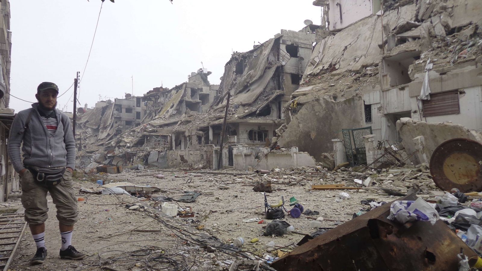 مقتل 28 شخصًا نتيجة القصف الجوي في حلب