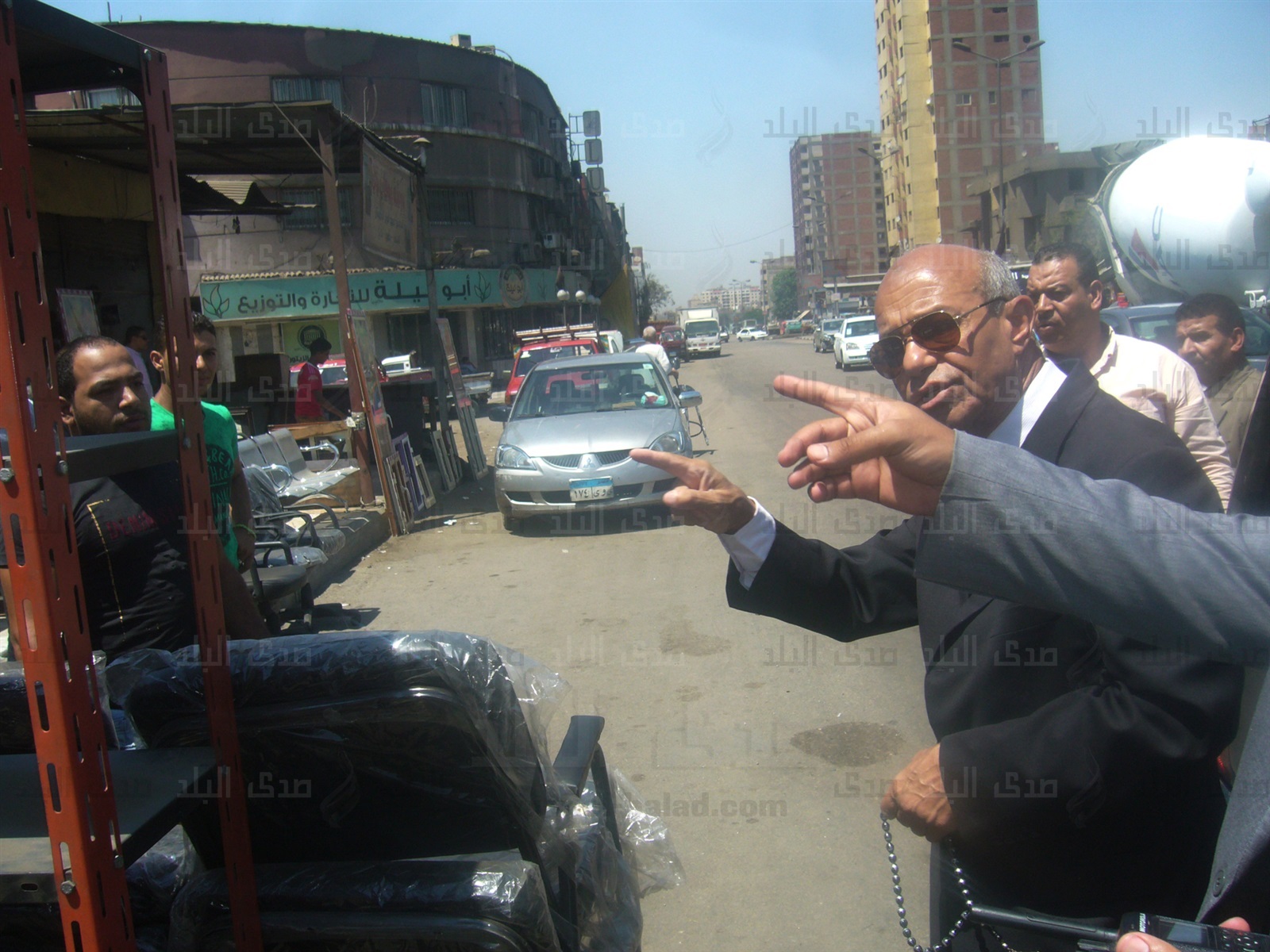 تيمور يتفقد "حلوة يابلدى" ويأمر باخلاء اشغالات العاصمة 