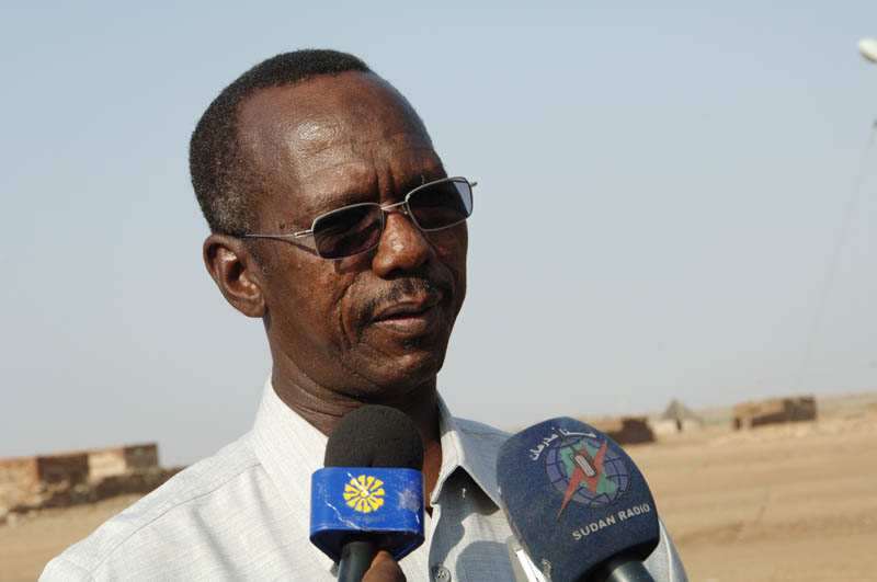  فيصل حسن إبراهيم وزير الحكم الإتحادى بالسودان