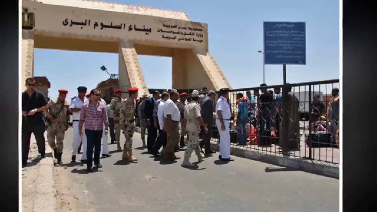 مغادرة 50 شاحنة إلى ليبيا عبر منفذ السلوم خلال 24 ساعة مغادرة 50 شاحنة إلى ليبيا عبر منفذ السلوم خلال 24 ساعة