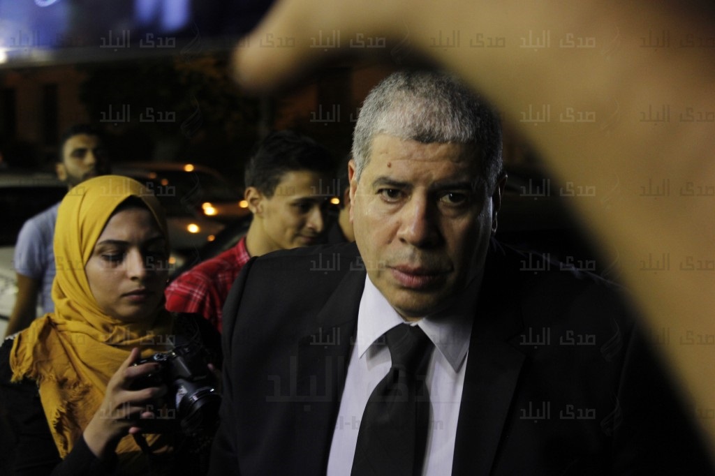 شوبير يقدم واجب العزاء 