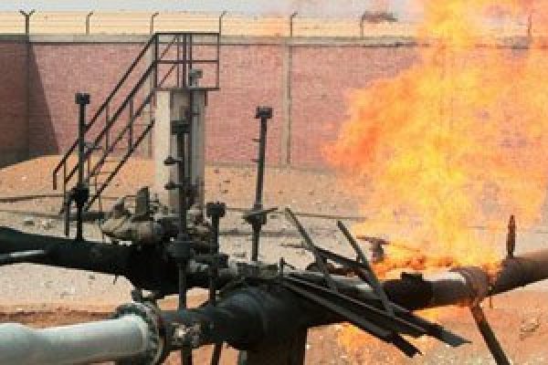 حريق فى خط لنقل الغاز الطبيعى بوسط الصين حريق فى خط لنقل الغاز الطبيعى بوسط الصين