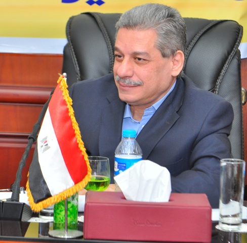 الدكتور أمين لطفي رئيس جامعة بني سويف