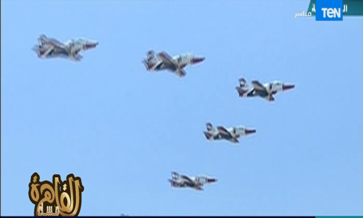 جانب من العرض الجوي جانب من العرض الجوي