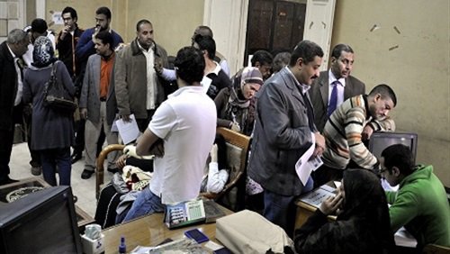 موظفو الحكومة - صورة أرشيفية موظفو الحكومة - صورة أرشيفية