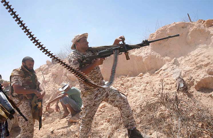 ثوار بنى غازى يدعون لقتال الفرنسيين فى ليبيا 