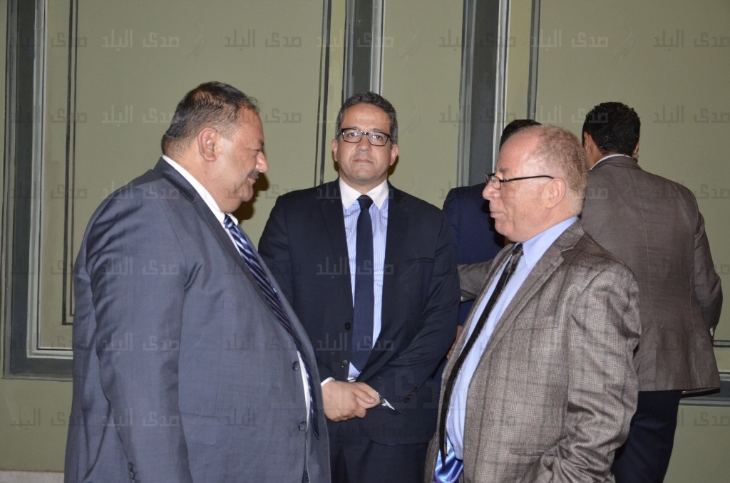  خالد العنانى وزير الأثار