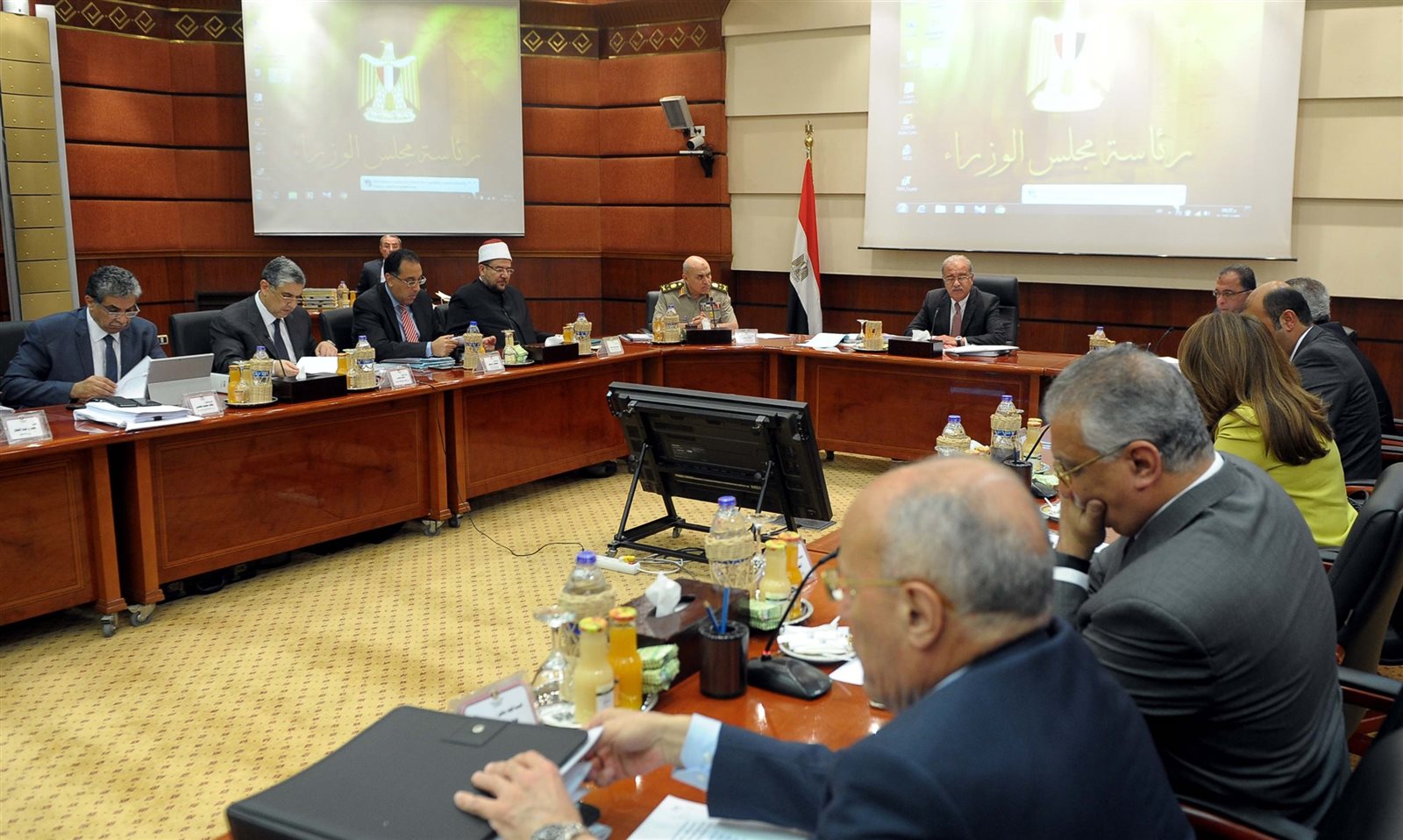 لمهندس شريف اسماعيل رئيس مجلس الوزراء