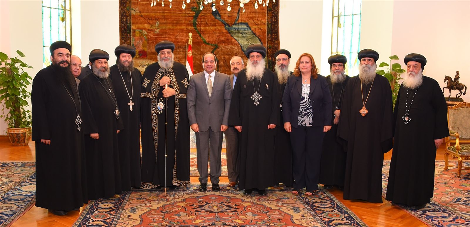 السيسي والباضا تواضروس وأعضاء المجمع المقدس