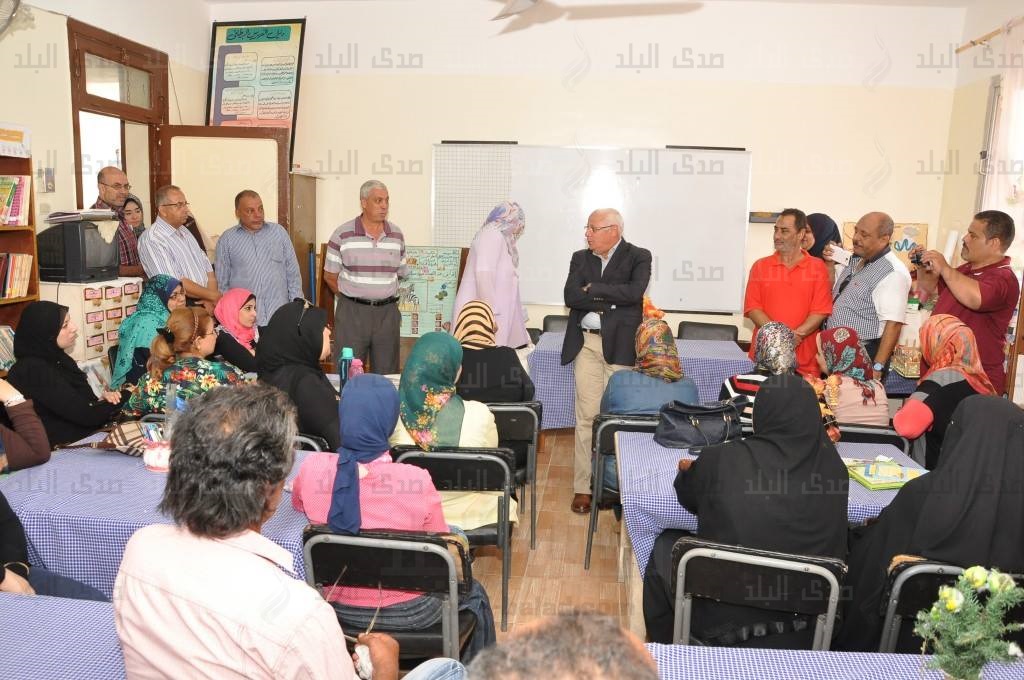 محافظ بورسعيد يتفقد المدرسة التيمورية 